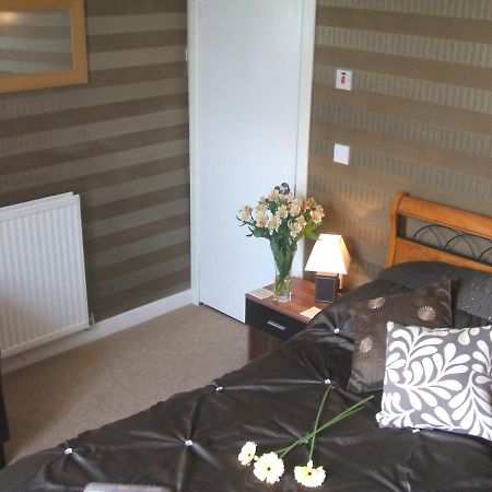 Carvetii - Gemini House - 4 Bed House Sleeps Up To 8 People Tillicoultry Exterior foto