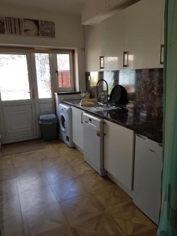 Carvetii - Gemini House - 4 Bed House Sleeps Up To 8 People Tillicoultry Exterior foto
