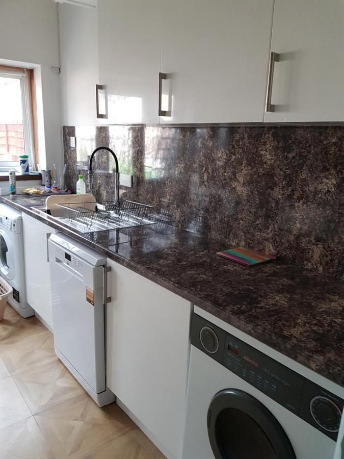 Carvetii - Gemini House - 4 Bed House Sleeps Up To 8 People Tillicoultry Exterior foto